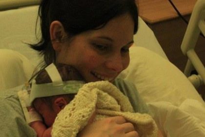 Egy baleset miatt a babát halottnak nyilvánították a 16. hétben, de amikor megszületett, senki sem hitt a szemének